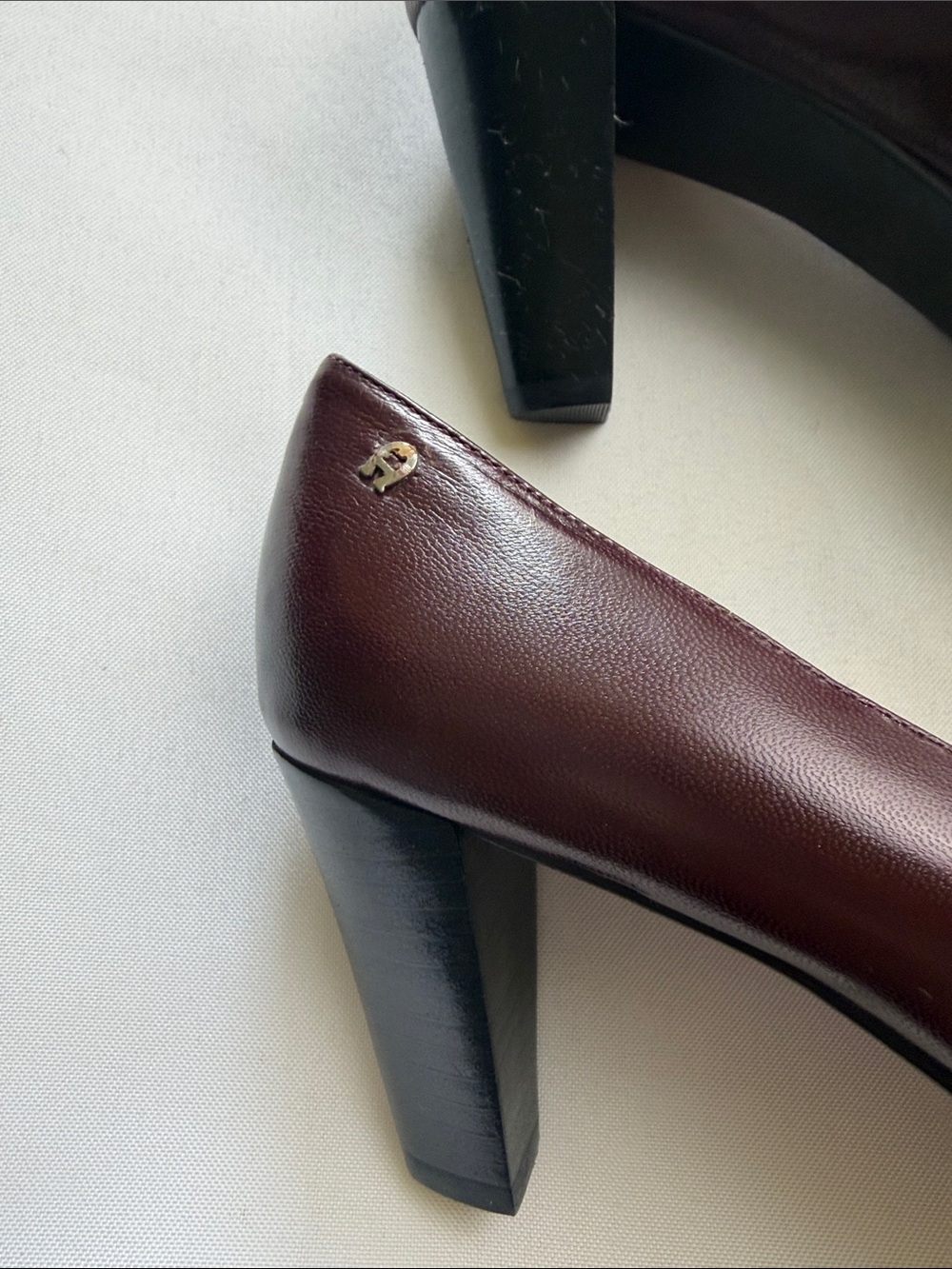 Etienne Aigner Women's Dark Burgundy Leather Pumps - Picture 3 of 7